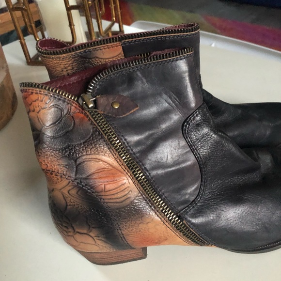 Leather Boots - Picture 7 of 10